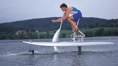 Pedalbetriebenes Tragflügelboot sieht nach viel Spaß aus
