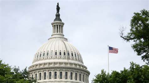 Senate advances first-of-its-kind cryptocurrency legislation after Democrats initially blocked it amid Trump crypto deals