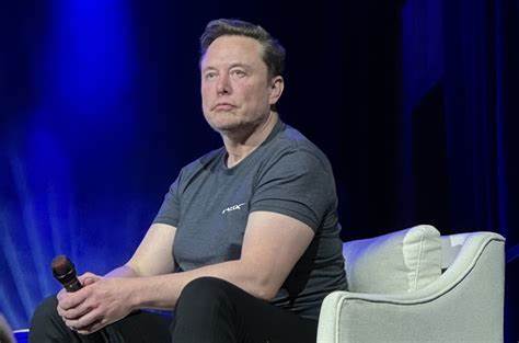 Pension Fund investors demand Musk put in a 40 HR week at Tesla