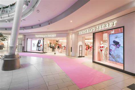 Victoria's Secret Stock Rises on Report Activist Investor Seeks Board Overhaul