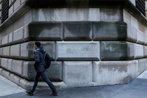 NY Fed: Student loan borrowing trouble surged in first quarter