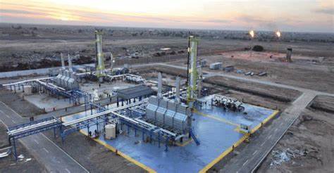 Oil posts weekly gain but remains under supply hike pressure