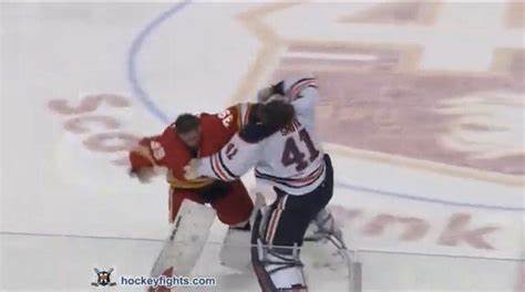 Heute vor zwei Jahren kämpfte Mike Smith gegen Cam Talbot
