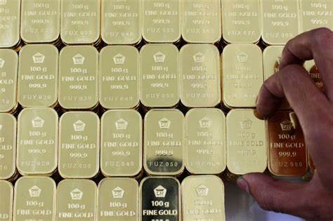 Gold hits all time-high, driven by rate-cut hopes