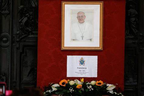 Pope Francis' Simple Tomb Marred by 'Awful' Letter Spacing