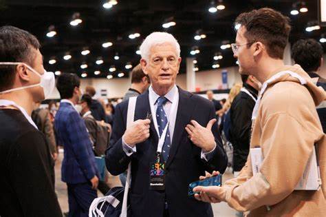 UnitedHealth Group Incorporated (UNH): Among Billionaire Mario Gabelli’s Large-Cap Stock Picks with Huge Upside Potential