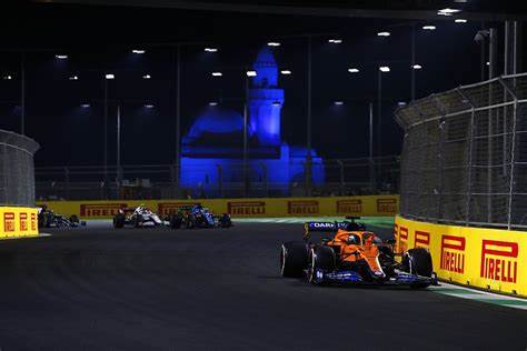 F1 in Saudi Arabia: Blind corners and walls at over 200 MPH