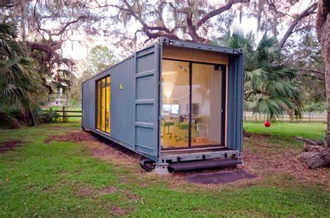 Building Small Go Containers?