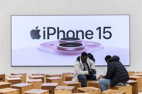 Apple Hit With Downgrades as Tariff, Growth Worries Increase