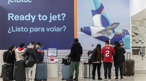 JetBlue touts customer satisfaction as travel demand slows