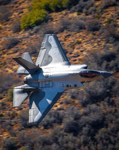 F-35 And F-117 Spotted Flying With Mysterious Mirror-Like Skin (2022)