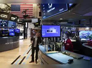 Wall Street Analysts Are Slashing Their S&P 500 Targets for 2025. Here's What You Should Do, Based on Decades of History
