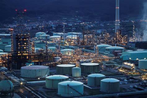 Conflict concerns weigh on indexes, bolster oil and US debt