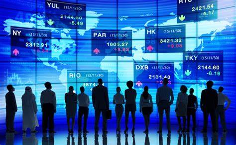 Stocks Open Mixed on Busy Earnings Day. Trade Tensions Stay in Focus