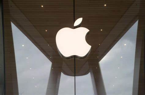 Apple's loses bid to halt court ruling that blocks some fees from its iPhone app store