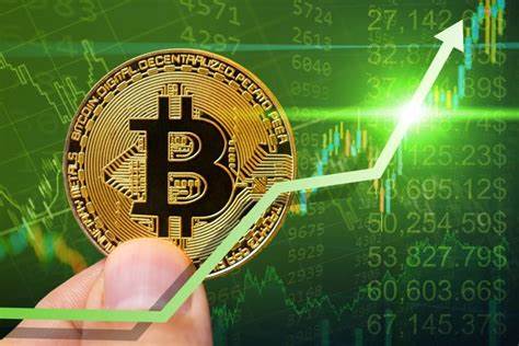 Bitcoin Could Hit $450,000, Raoul Pal Says: 'Don't Screw This Up'