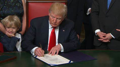 Donald Trump Signs First-Ever Crypto Bill Into US Law