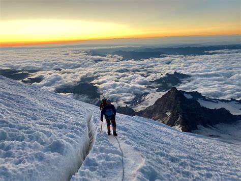 Ask HN: Can tube from Mt Rainier summit to Seattle bring sunlight during winter?
