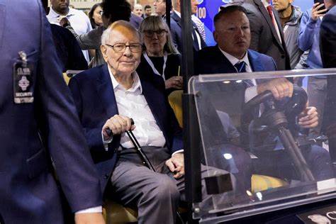 Who is Warren Buffett? What to know about the billionaire, exiting Berkshire Hathaway CEO