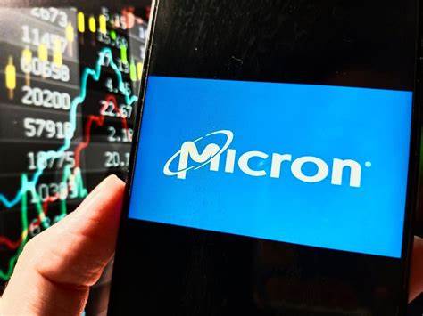 Microsoft downgraded, Reddit upgraded: Wall Street's top analyst calls
