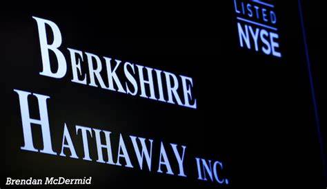 Berkshire outguns market as Buffett reaches 60 years in charge