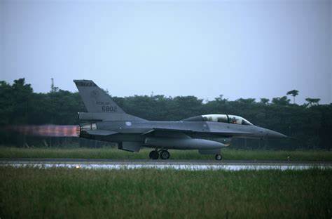 Ukraine's Air Force has survived. Taiwan's almost certainly couldn't
