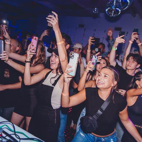 Blockchain Bros and Crypto Socialites Came to Party - The Cut