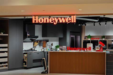 Honeywell Strikes Deal With Activist Investor Elliott, Adds Partner to Board
