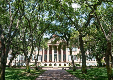 Colleges Know How Much You're Willing to Pay