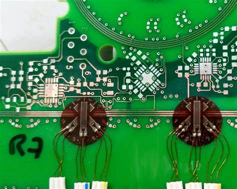 Strain gauge made out of PCB