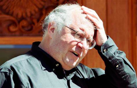 Billionaire Investor Bill Miller, Who Beat the S&P 500 Index for 15 Consecutive Years, Says Buy Amazon and Sell Tesla