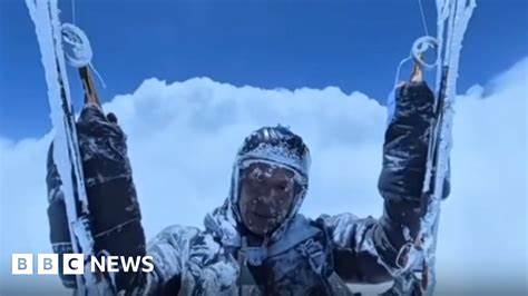 Chinese paraglider survives accidental 8,000M-high flight