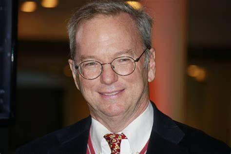 Ex-Google Chief Eric Schmidt Backs Firms Behind Blockchain Credit Bureau