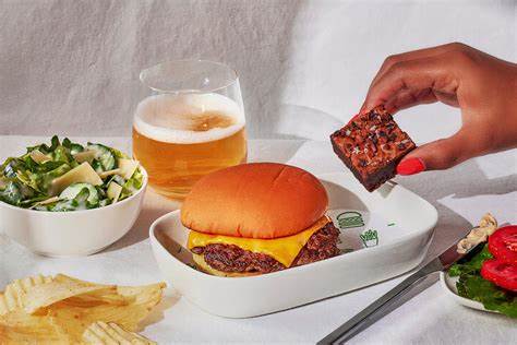 With Shake Shack in First Class, Airline Food Is No Longer a Joke