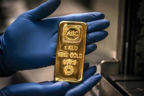 Gold Attempts to Break Past Its April Record
