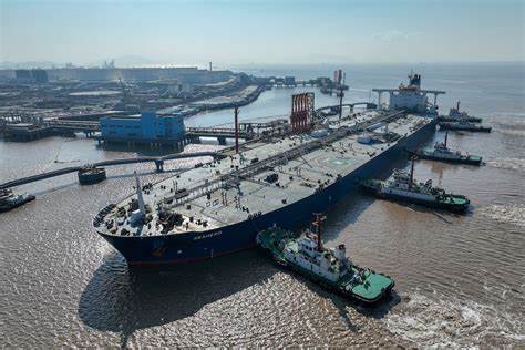 Oil settles lower, posts steepest monthly decline since 2021