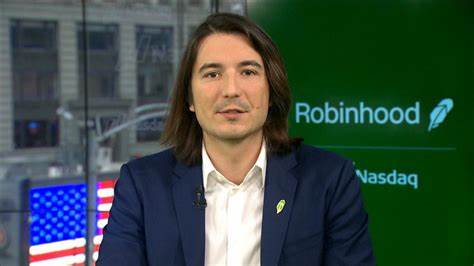 Robinhood's 30% Crypto Revenue Plunge: Vlad Tenev Looking To Diversify, Wants Platform 'Less Reliant' On Transaction Volumes