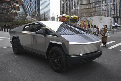 Tesla Sentiment Rattled by Low Cybertruck Trade-in Value