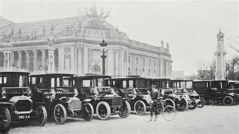 Turn-by-turntables: How drivers got from point A to point B in the 1900s (2020)