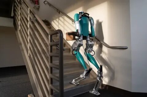 Amazon is reportedly training humanoid robots to deliver packages