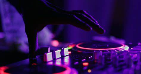 How blockchains are reshaping music industry payments - TheStreet