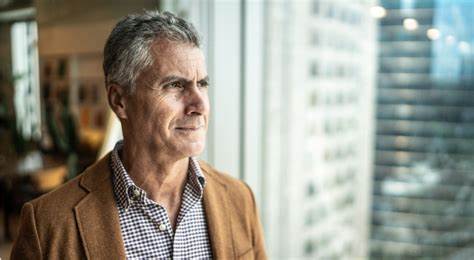 Is It Safe to Retire at 62 With $2.5 Million in a Roth IRA and $2,500 a Month in Social Security?