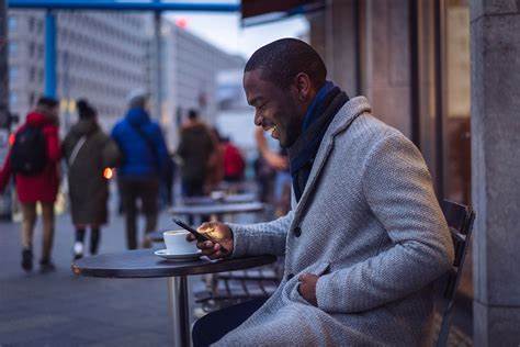 Smartphone Sales Growth Hit by Tariff 'Whirlwind of Uncertainty