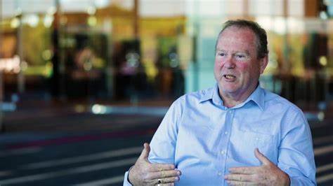 The Internet Now and Then with Internet Pioneer Geoff Huston [video]