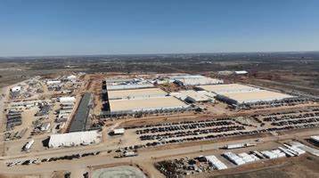 Stargate Data Center being built in Abilene, Texas [video]