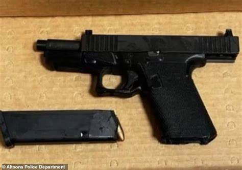 I 3D-printed Luigi Mangione's 'Ghost Gun' [video]