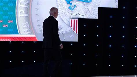 It's Joever": Nach Biden-Rückzug geht es online nun um Kokosnüsse
