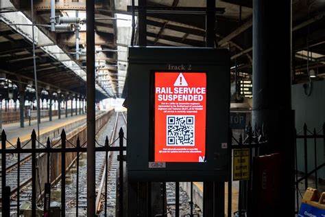 NYC Bankers Who Live in NJ Game Out Commute as Rail Strike Upends RTO Plans