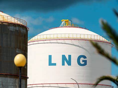 China Re-Exports Record Monthly Volume of LNG on Weak Demand