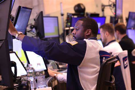 These Stocks Are Moving the Most Today: Nvidia, Dell, Ulta, Gap, Marvell, American Eagle, and More